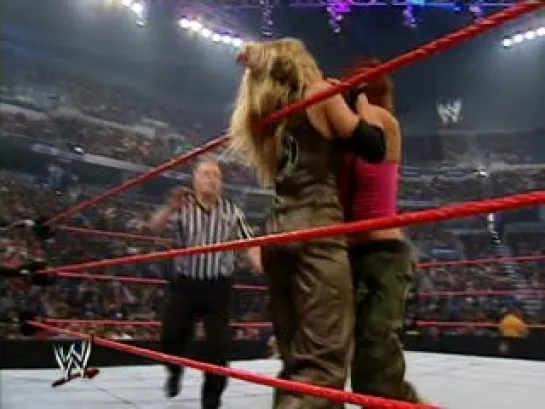 Lita vs Trish Stratus