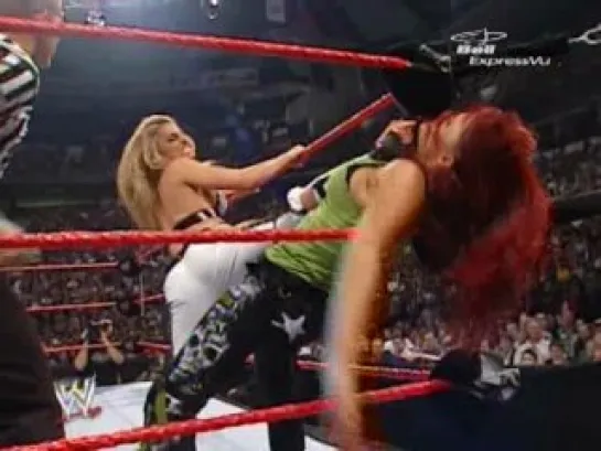 Lita vs Trish Stratus(Unforgiven)