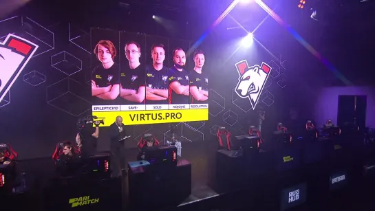 Virtus.pro на арене!