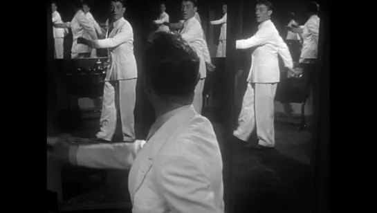 Человек в белом костюме (1951) / The Man In The White Suit (1951)