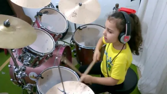 Eduarda Henklein "Toxicity'' -5 Year Old Drummer