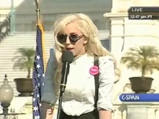 Lady Gaga Screams at 'Obama. I Know You are Listening!' at Gay Rights March