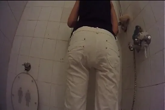 Shamefull 02 White Jeans poop