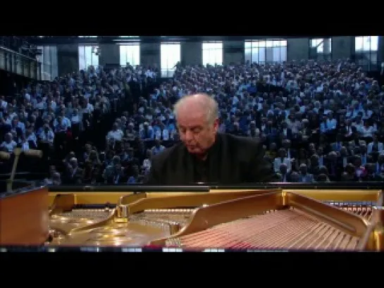 Beethoven - Piano Concerto No. 1 in C major, op. 15 (Daniel Barenboim, 2007)