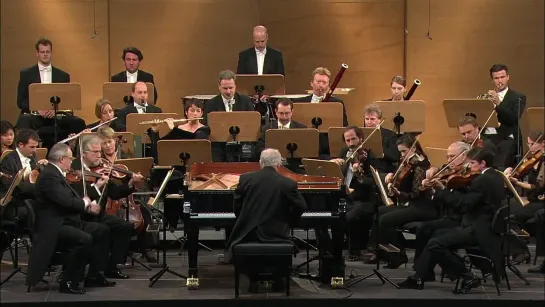 Beethoven - Piano Concerto No. 3 in C minor, Op. 37 (Daniel Barenboim, 2007)