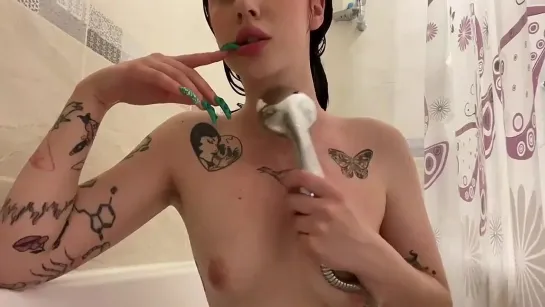 В ванной🔥🔥🔥 [Periscope 18+]