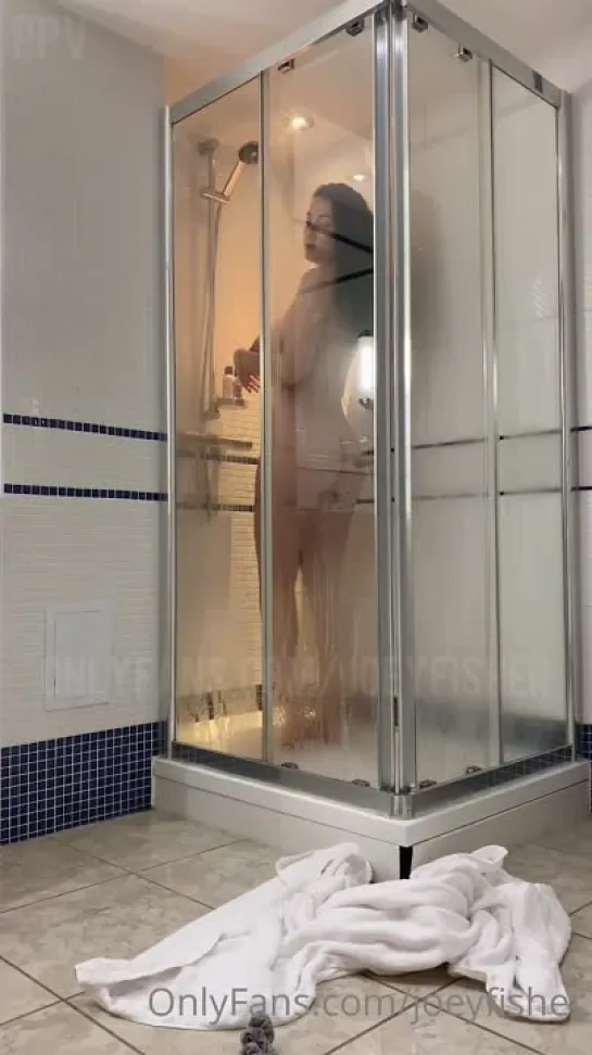 joey shower.mp4