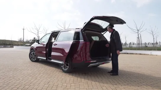 «Грандвэн» Kia Carnival - семь или восемь мест, дизель или бензин, комфорт, динамика, свет ночью