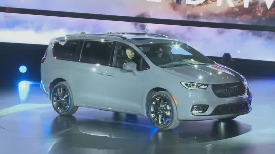 Новый Chrysler Pacifica (2021) - идеальный полноприводный семейный минивэн