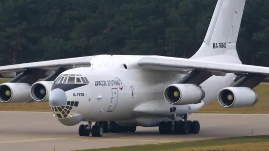 CRAZY russian ILYUSHIN IL-76 Landing - NOSE UP after Touchdown !!