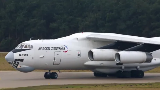 CRAZY russian ILYUSHIN IL-76 Landing - NOSE UP after Touchdown !!