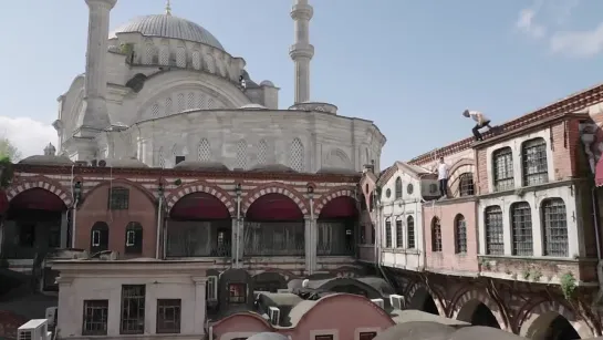 Freerunning Istanbul's Grand Bazaar