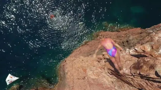 4 Minutes Of Pure Cliff Diving Bliss