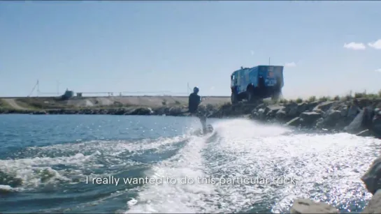 Грузовик КамАЗ берёт вейкбордиста в безумную поездку - Kamaz Truck Takes Wakeboarder For A Wild Ride