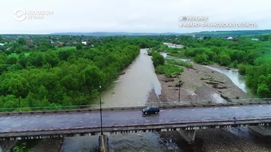 УКРАИНА. Большая вода. Прикарпатье. Село Бабче. Ивано-Франковская область.