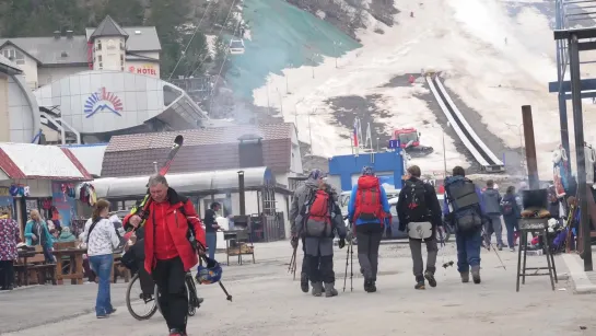 ЭЛЬБРУС - 1. ПОДГОТОВКА к восхождению, поляна Азау, первый день. Redfox Elbrus race 2018.