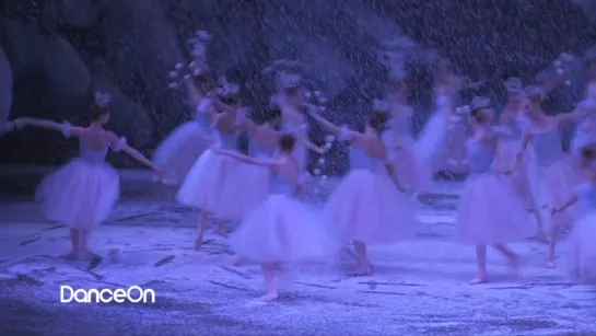 The Nutcracker - Waltz of the Snowflakes - New York City Ballet