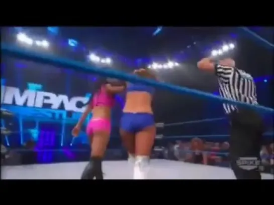 Divas All World | Brittany vs Gail Kim.