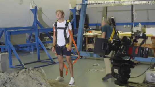 One Direction - Drag Me Down (Behind the Scenes Day 2) presented by Honda Civic Tour [RUS SUB]