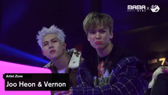 [VK][01.12.2017] MONSTA X (Jooheon), Seventeen (Vernon) reaction to perfomance NCT 127 @MAMA 2017 in Hong Kong