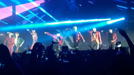 [Fancam][13.08.2017] The 1st World Tour: Beautiful in Moscow