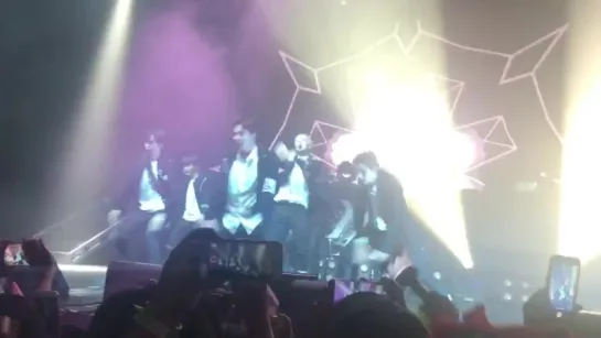 [Fancam][24.07.2017] The 1st World Tour: Beautiful in Los Angeles D-2"Hero 히어로"