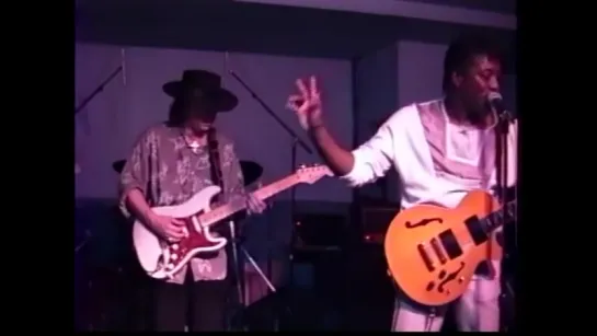 Buddy Guy and Stevie Ray Vaughan - Champagne and Reefer