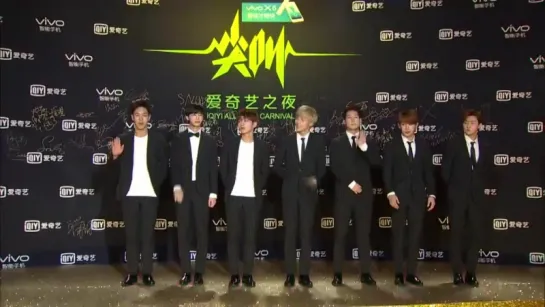 [RAW|VK][05.12.2015] Monsta X  Red Carpet iQIYI All-Star Carnival 2015