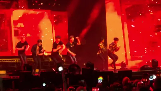 [Fancam][13.07.2019] The 3rd World Tour "WE ARE HERE" in Berlin - Alligator