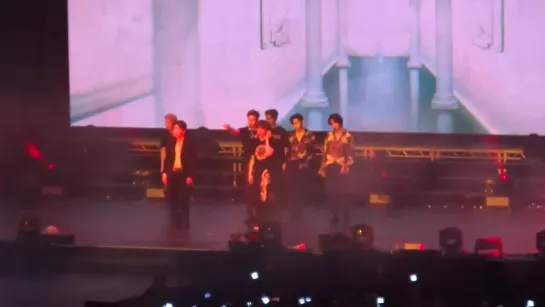 [Fancam][13.07.2019] The 3rd World Tour "WE ARE HERE" in Berlin - Alligator