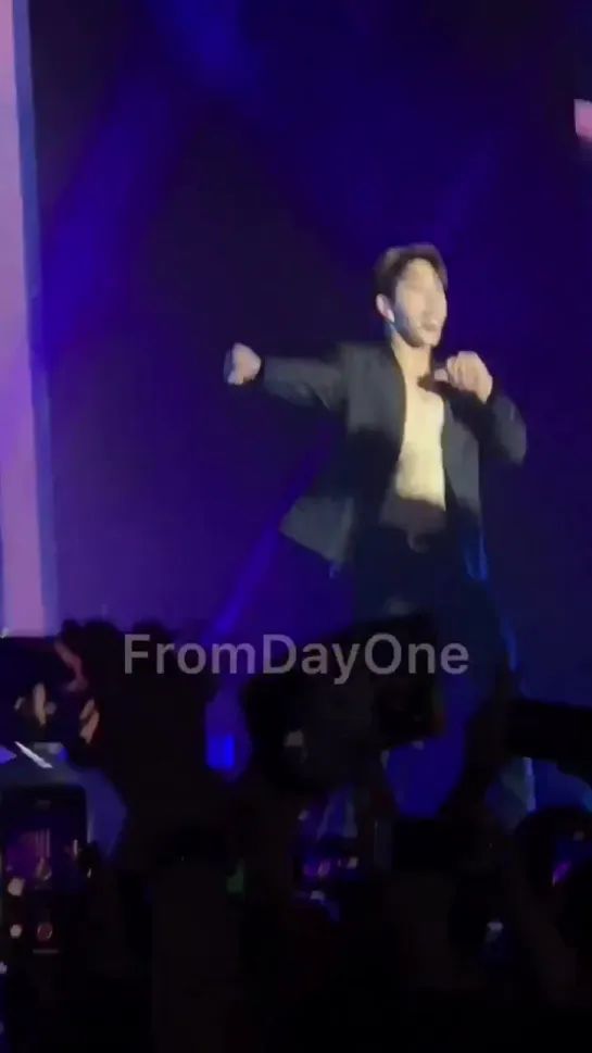 [Fancam][09.07.2019] The 3rd World Tour "WE ARE HERE" in London - MIRROR (WONHO FOCUS)