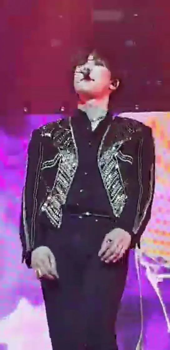 [Fancam][06.07.2019] The 3rd World Tour "WE ARE HERE" in Paris - Sexy Minhyuk