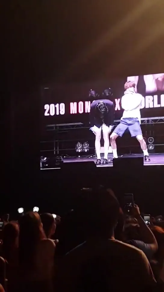 [Fancam][06.07.2019] The 3rd World Tour "WE ARE HERE" in Paris