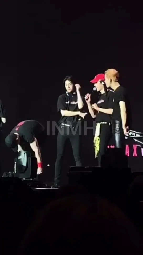 [Fancam][03.07.2019] The 3rd World Tour "WE ARE HERE" in Amsterdam - TALK 10