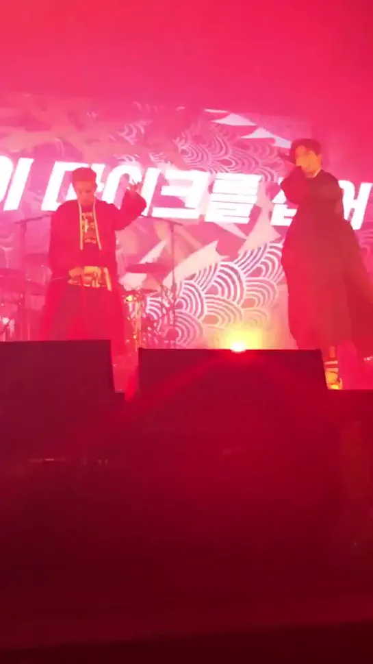 [Fancam][03.07.2019] The 3rd World Tour "WE ARE HERE" in Amsterdam - SAMBAKJA Triple Rhythm