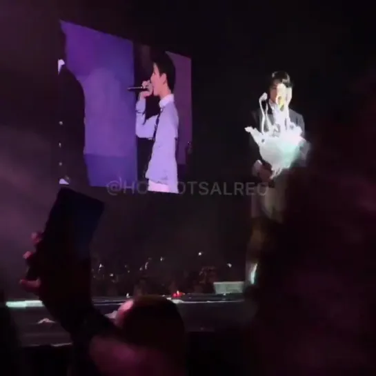 [Fancam][29.06.2019] The 3rd World Tour "WE ARE HERE" in Madrid - HONESTLY