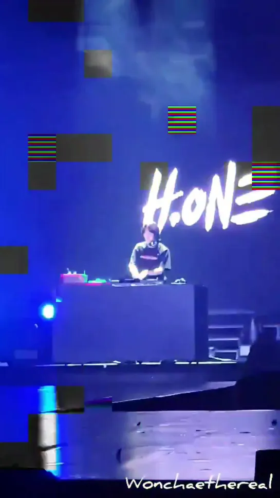 [Fancam][22.06.2019] The 3rd World Tour "WE ARE HERE" in Kuala Lumpur - DJ H.ONE 1/2