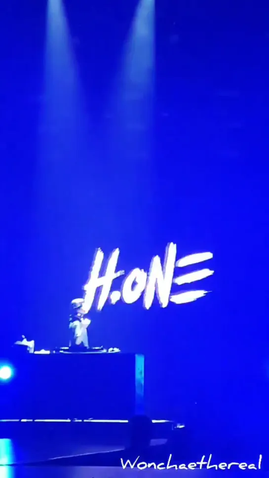 [Fancam][22.06.2019] The 3rd World Tour "WE ARE HERE" in Kuala Lumpur - DJ H.ONE 2/2