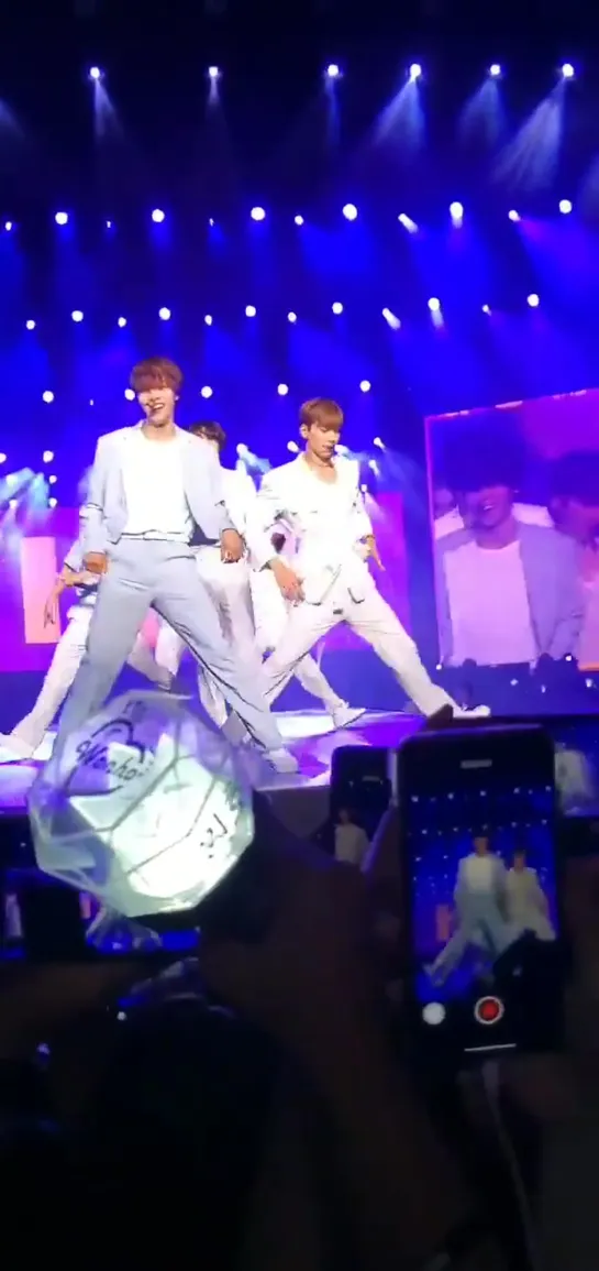 [Fancam][22.06.2019] The 3rd World Tour "WE ARE HERE" in Kuala Lumpur - No Reason