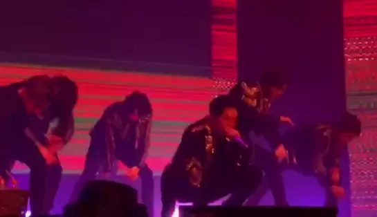 [Fancam][01.06.2019] The 3rd World Tour "WE ARE HERE" in Bangkok - Alligator