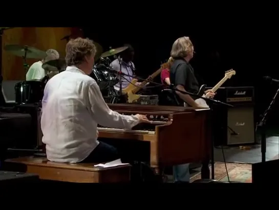 Eric Clapton and Steve Winwood - Voodoo Chile Blues (Crossroads Guitar Festival 2010)