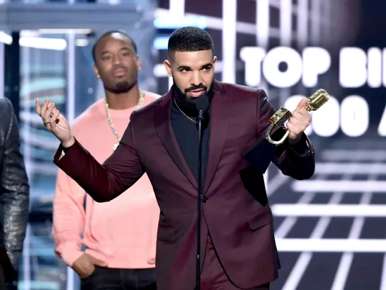 Drake Wins Top Billboard 200 Album - BBMAs 2019 [RUS SUB]