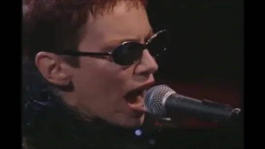 Annie Lennox-- Why Live 2000