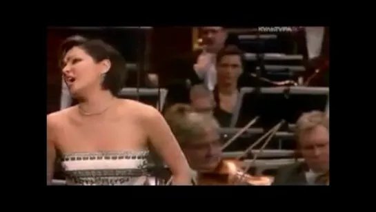 Anna Netrebko- Ebben, ne andro lontana