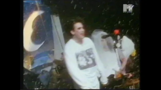 The Cure - Friday I'm In Love (MTV, 25.02.1995)