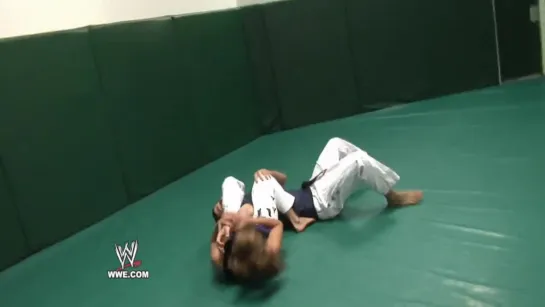 Eve shows off her Jiu-Jitsu skills