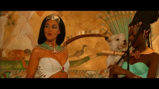 Monica Bellucci, Noémie Lenoir, etc - Astérix & Obélix: Mission Cléopâtre (2002) HD 1080p Nude? Hot!