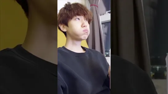 190518 Official YouTube Channel BAEKHYUN: 1M VLOG Baekhyun (упражнения/розовые тапочки/шоу с едой/диетическое питание/ очень гол