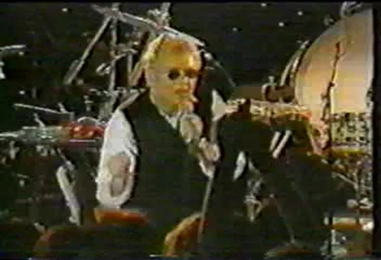 Roger Taylor - The Show Must Go On (8. 12. 1994, Live in Paris)