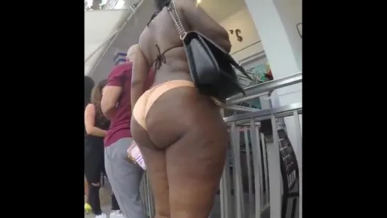 candid black booty looking so big